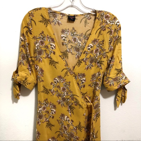 Castro floral high low wrap dress in size 36 - Picture 2 of 8
